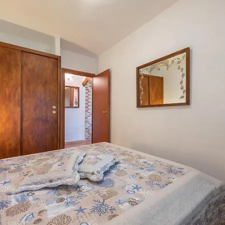 Appartamento Mallus 4 Posti Letto Olia Speciosa