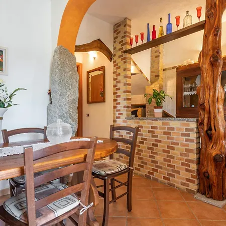 Mallus 4 Posti Letto Appartement Olia Speciosa