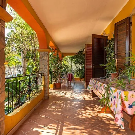 Apartment Mallus 4 Posti Letto Olia Speciosa